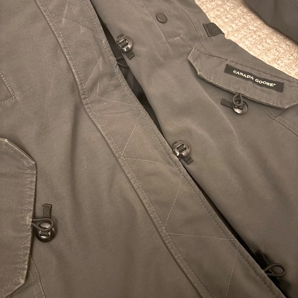 Canada Goose Dark Gray Puffer Jacket - Picture 5 of 6